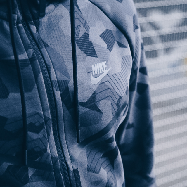 /media//bestanden/blog/nieuw/nike-tech-fleece-korting/20161122-techfleece_slidertekst_640x640_foto2.jpg