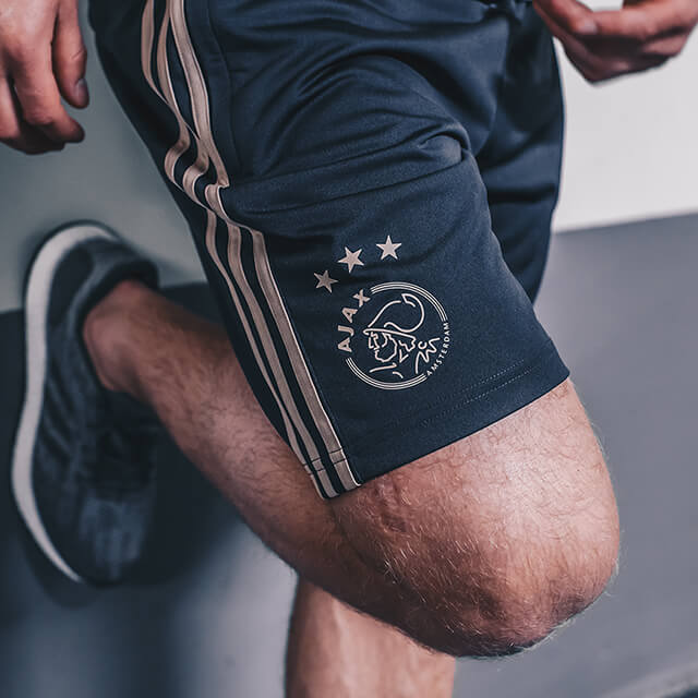 Ajax En Adidas Presenteren De Nieuwe Uitcollectie Voor 2018-2019 ...