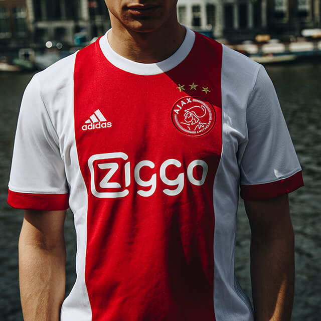 voor Hij Vakman adidas en Ajax presenteren de nieuwe thuiscollectie voor 2017-2018 -  Voetbalshop.be