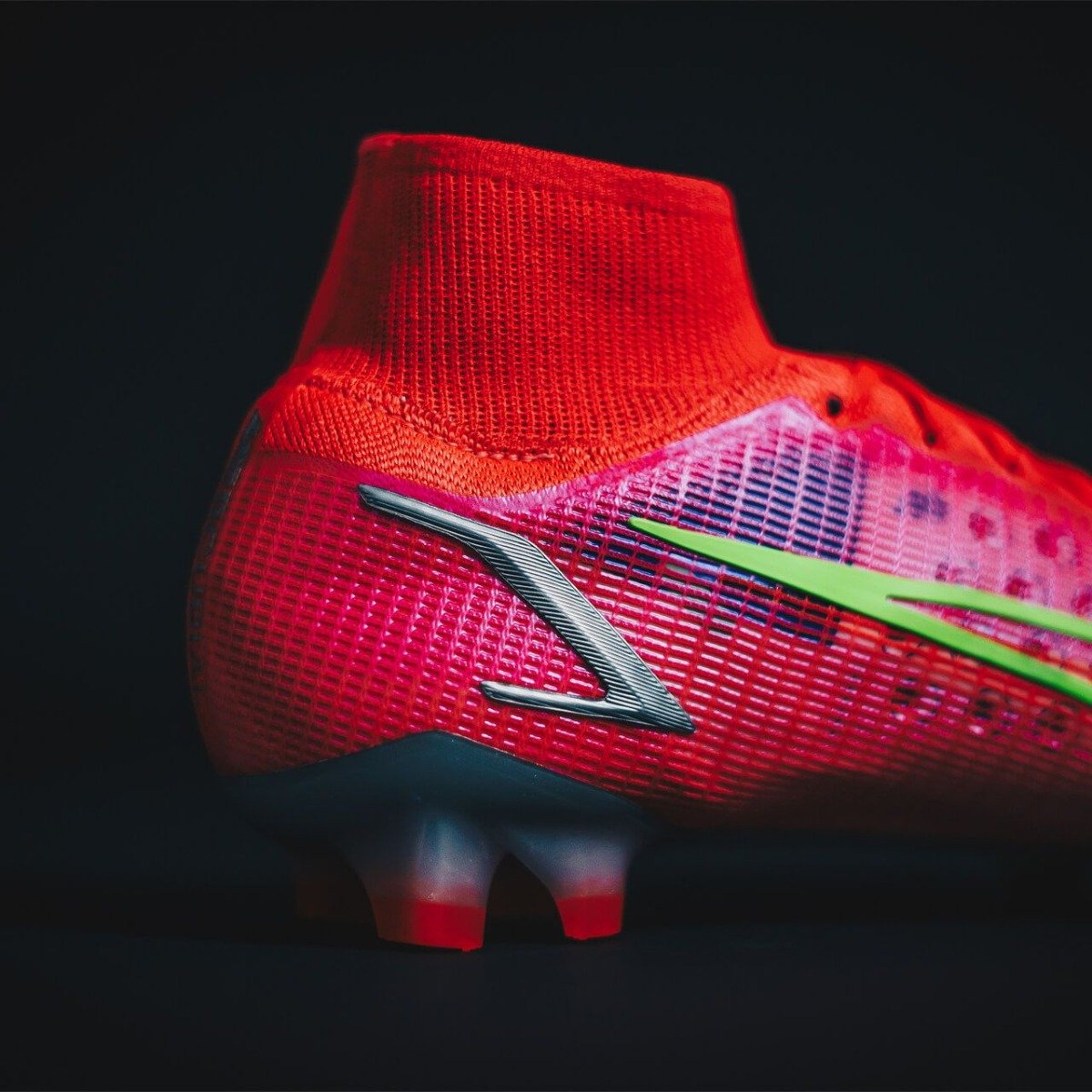 Nike-Mercurial-Spectral-Slider-Tekst-640x640-3.jpg