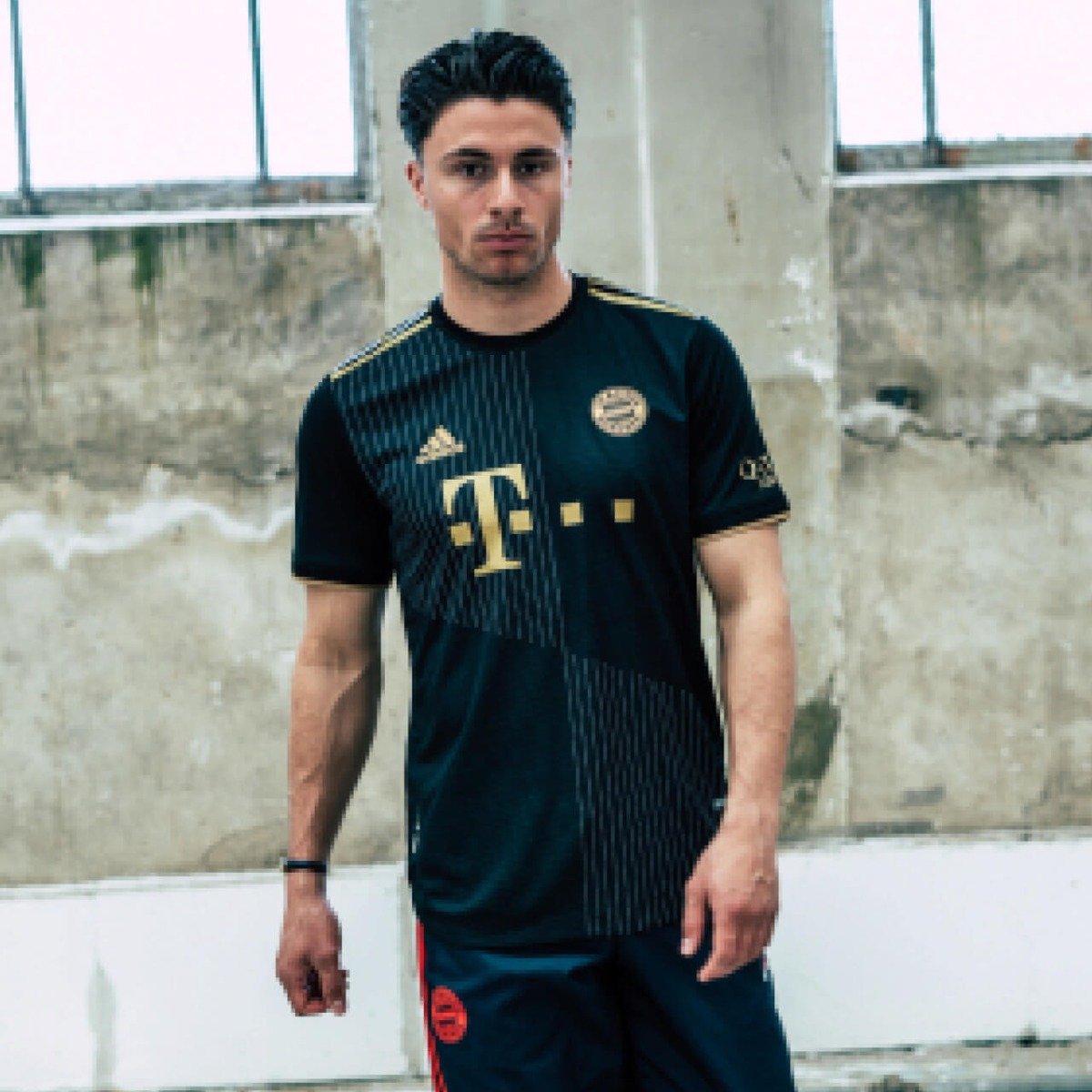 adidas-Bayern-Away-2122-Slider-tekst-blokjes-640x640px-1.jpg