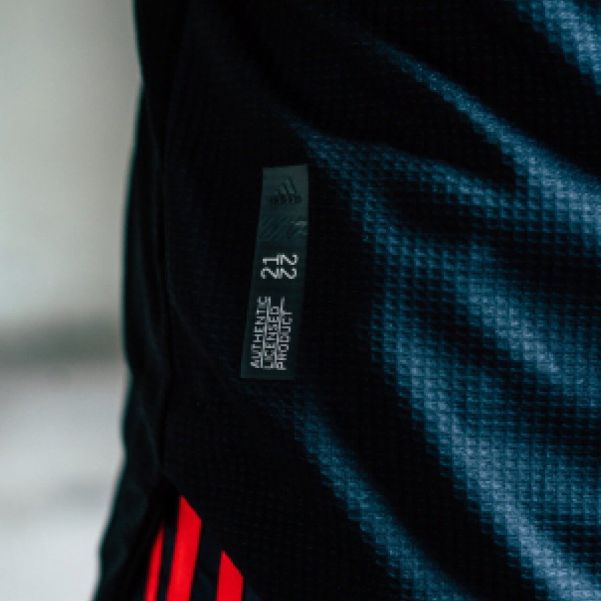 adidas-Bayern-Away-2122-Slider-tekst-blokjes-640x640px-3.jpg