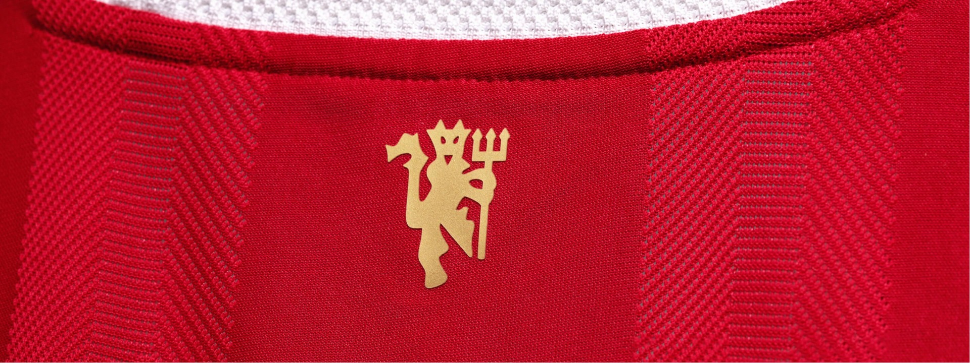 adidas-ManchesterUnited-Home-2122-Slider-Header-1920x720px-2.jpg