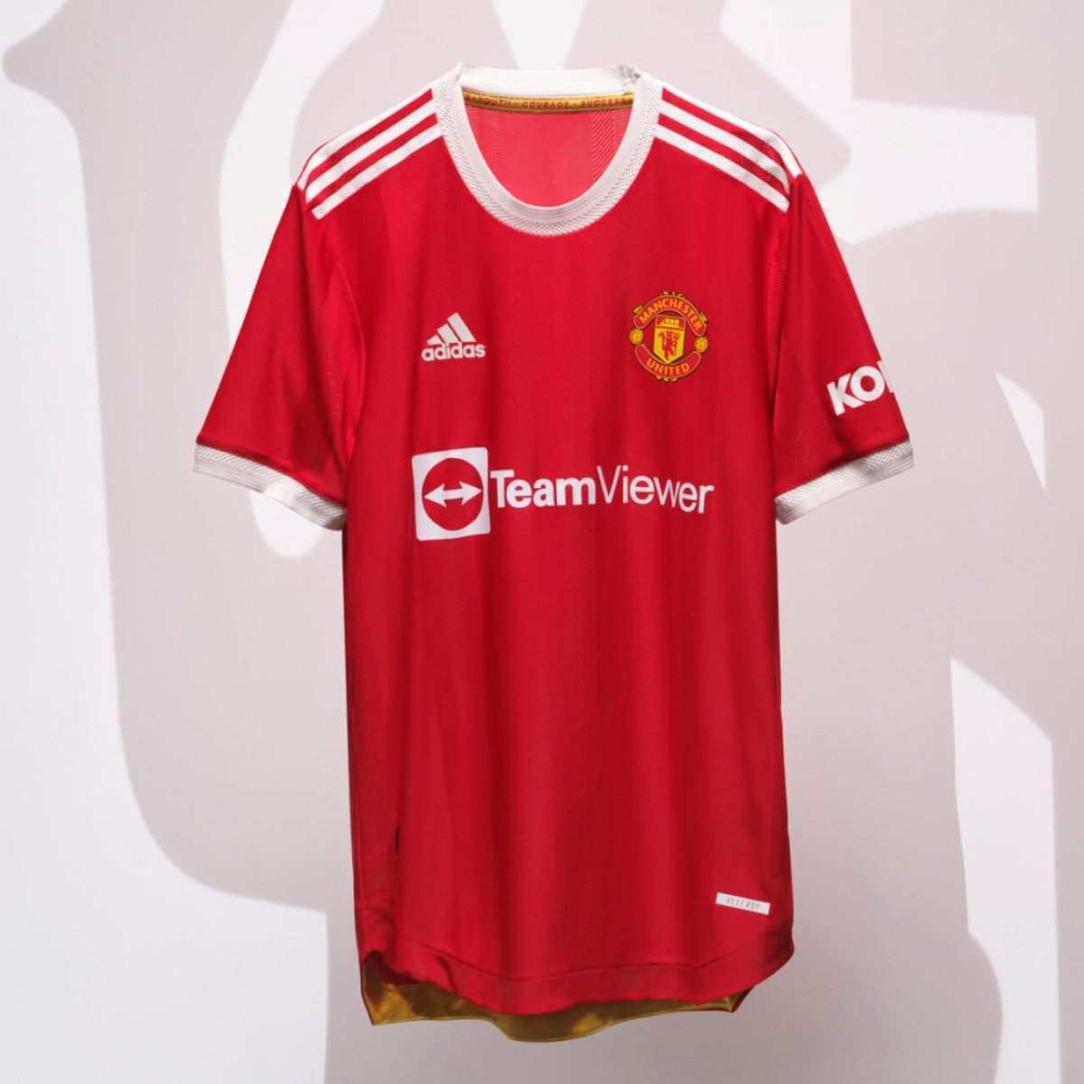 adidas-ManchesterUnited-Home-2122-Slider-tekst-blokjes-640x640px-1.jpg