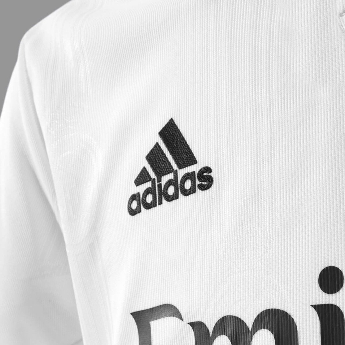 20220525-slider-blokje-adidas-RealMadridHome22-23-7.jpg