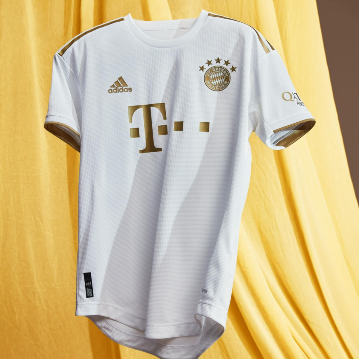 20220720-slider-blokje-adidas-BayernAway22-23-6.jpg