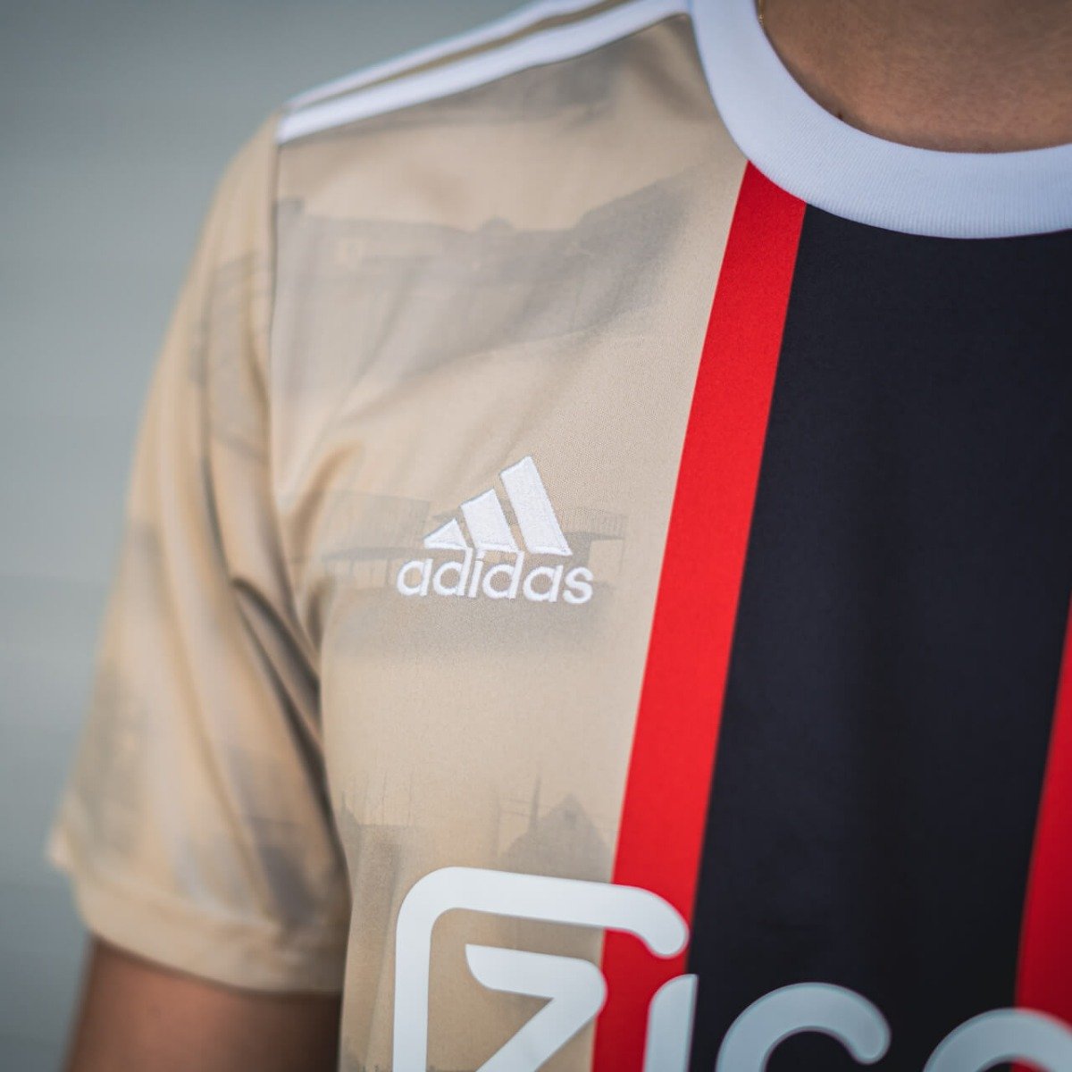 20220824-slider-blokje-adidas-Ajax3rd-22-23-6.jpg