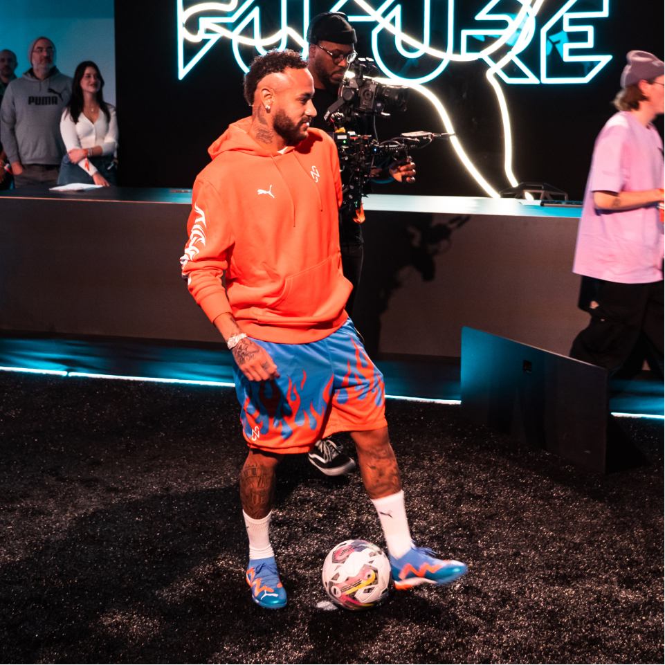 FUTURE WORLD Avec Neymar JR. au PUMA Supercharge Launch a Paris Voetbalshop.be