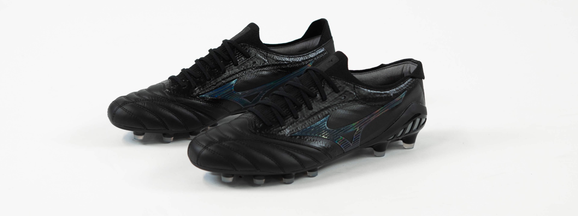 20230301-slider-header-Blog-Klassieke-zwarte-voetbalschoenen-4.jpg