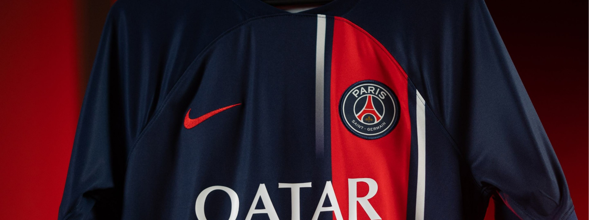 Le nouveau maillot domicile Nike Paris Saint-Germain 2023-2024