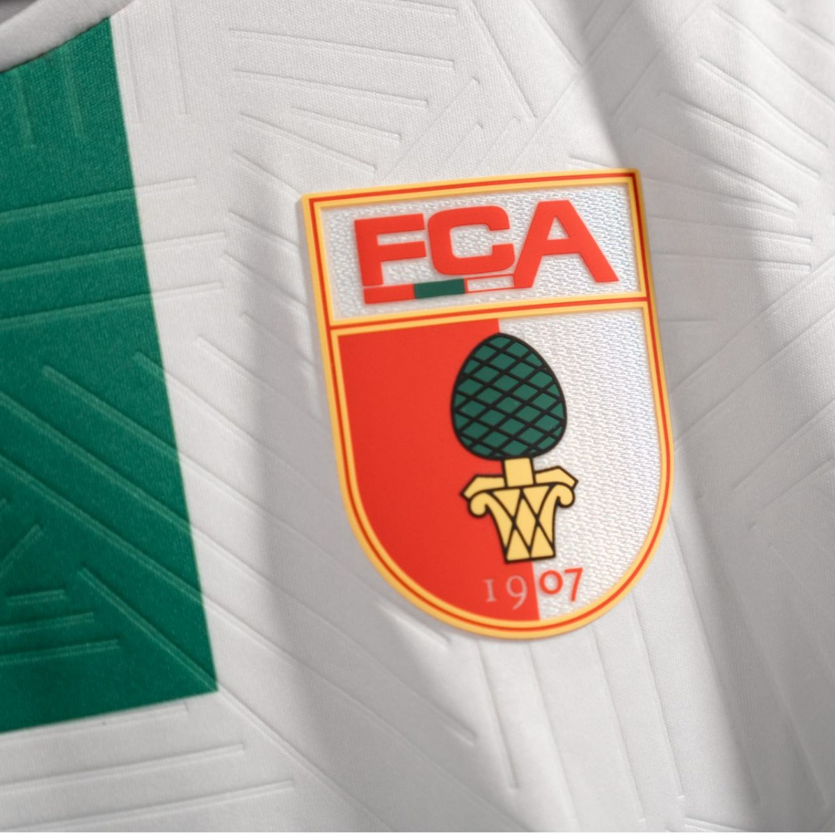 20230825-slider-blokje-Blog-Bijzondere-Voetbalshirts2324-AUGSBURG-2.jpg