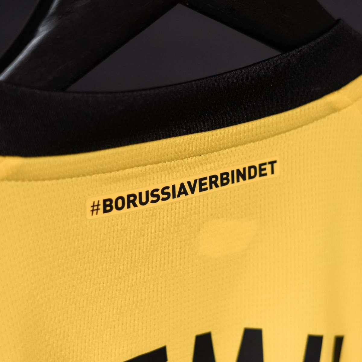 20230901-slider-blokje-Blog-Mooiste-Voetbalshirts2324-DORTMUND-5.jpg