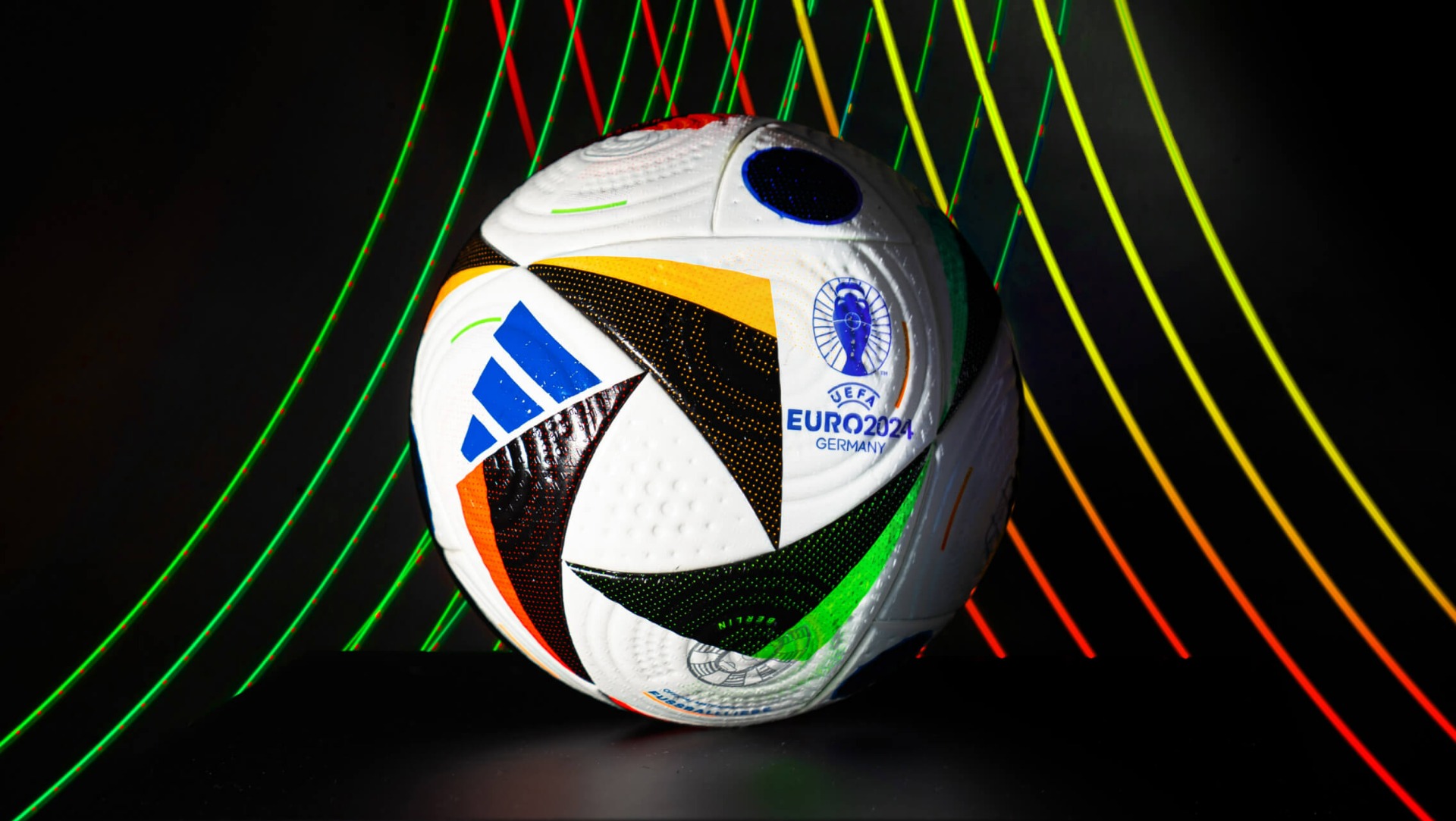 Fussballiebe, le ballon de match officiel à l'EURO 2024 