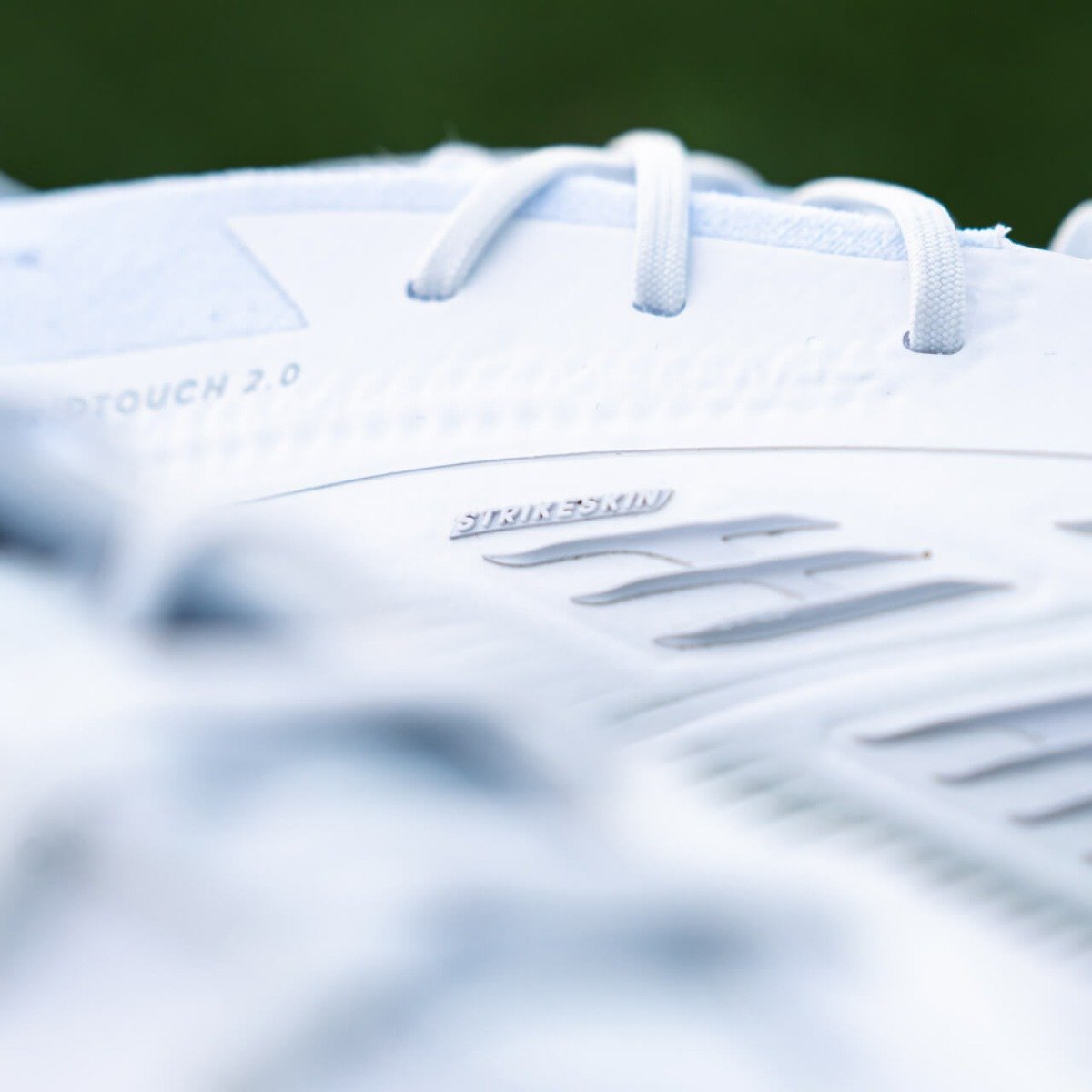 20240130-slider-blokje-adidas-Predator-White-9.jpg