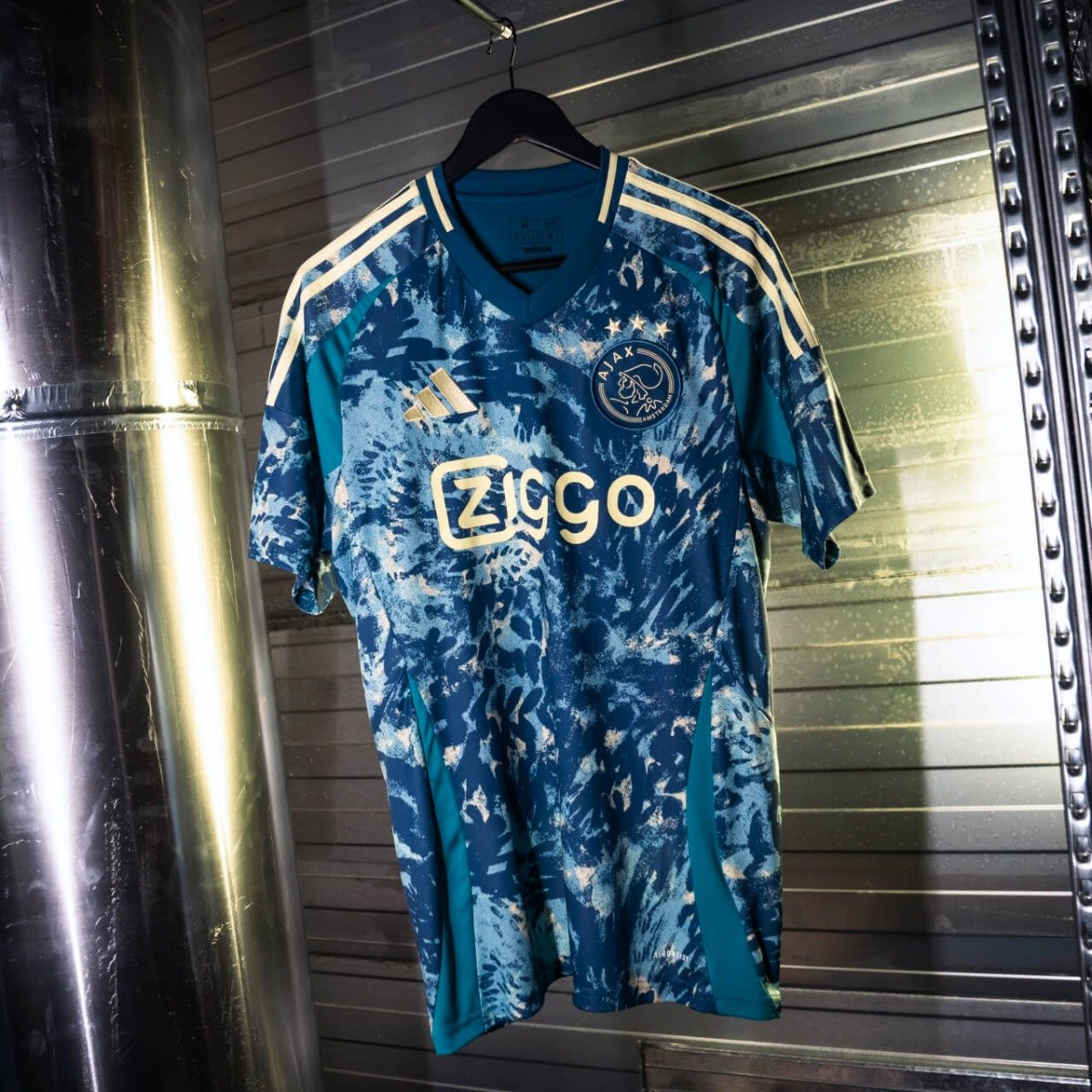 20240531-slider-blokje-Ajax-AWAY-2425-5.jpg