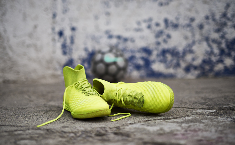 nike-footballx-floodlights-glow-magista-slider.jpg