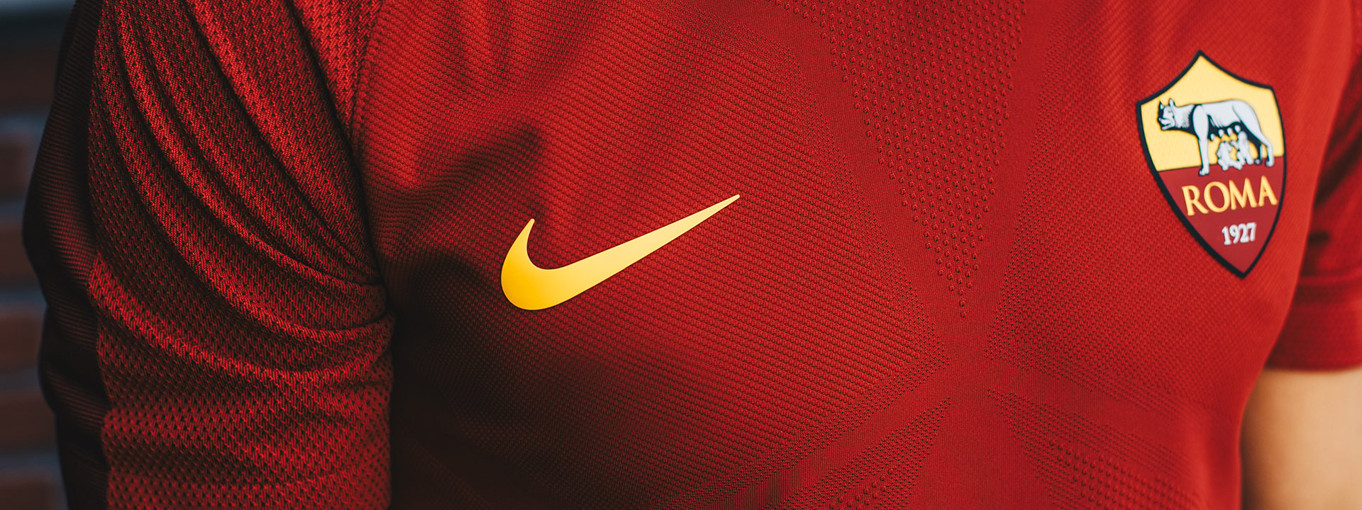 tofste-nike-shirts-slider-header-1920x720-foto3.jpg