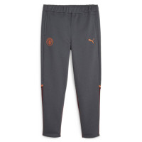 PUMA Manchester City Casual Pantalon d'Entraînement 2023-2024 Enfants Gris Foncé Rouge Orange