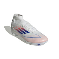 adidas F50 League Mid Gazon Naturel Chaussures de Foot (FG) Blanc Rouge Bleu