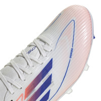 adidas F50 League Mid Gazon Naturel Chaussures de Foot (FG) Blanc Rouge Bleu