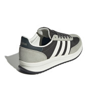 adidas Run 70s 2.0 Sneakers Donkerbruin Grijs Wit