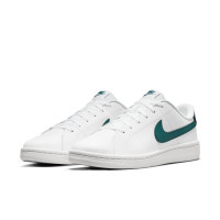 Baskets basses Nike Court Royale 2 blanches et vertes