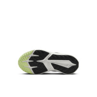 Baskets Nike Star Runner 4 pour enfants, blanches et noires