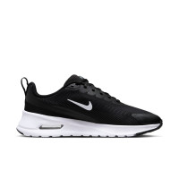 Baskets Nike Air Max Nuaxis noires et blanches