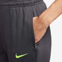 Nike FC Barcelone Strike Pantalon d'Entraînement 2024-2025 Femmes Gris Foncé Vert Clair