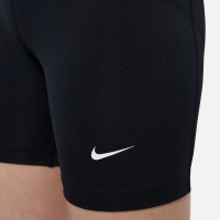 Short de sport Nike Pro 5IN pour fille, noir et blanc