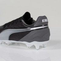 PUMA King Match Crampons Vissés Chaussures de Foot (SG) Noir Blanc Gris