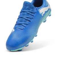 PUMA Future 7 Match Gazon Naturel Gazon Artificiel Chaussures de Foot (MG) Enfants Bleu Turquoise Blanc