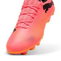 PUMA Future 7 Play Gras / Kunstgras Voetbalschoenen (MG) Roze Zwart Oranje