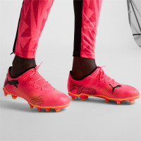 PUMA Future 7 Play Gras / Kunstgras Voetbalschoenen (MG) Roze Zwart Oranje