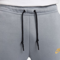 Pantalon de survêtement Nike Tech Fleece gris doré