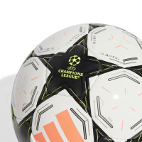 adidas UEFA Champions League Pro Ballon de Foot en Salle Taille 4 2024-2025 Blanc Noir Jaune