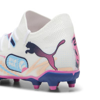 PUMA Future 7 Match Gazon Naturel Gazon Artificiel Chaussures de Foot (MG) Enfants Blanc Bleu Rose