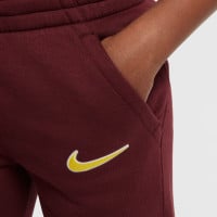 Nike Liverpool Club Joggingbroek 2024-2025 Kids Bordeauxrood Geel Wit