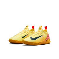 Nike Zoom Mercurial Vapor 16 Mbappé Academy Chaussures de Foot en Salle (IN) Enfants Jaune Rose Orange