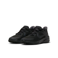 Nike Star Runner 4 Chaussures de Jogging Enfants Noir Anthracite