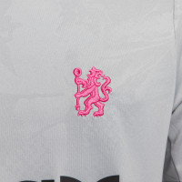 Nike Chelsea Pre-Match Trainingsshirt 2024-2025 Grijs Zwart Roze