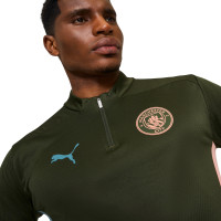 PUMA Manchester City Haut d'Entraînement 1/4 Zip 2024-2025 Vert Olive Bleu Clair Rose