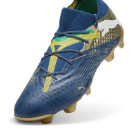 PUMA Future 7 Ultimate BNA Gazon Naturel Gazon Artificiel Chaussures de Foot (MG) Bleu Foncé Doré Jaune