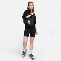 Nike One Short 8 pouces pour femmes, noir et blanc