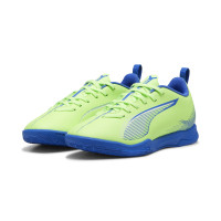 PUMA Ultra 5 Play Chaussures de Foot en Salle (IN) Enfants Vert Bleu Noir Blanc