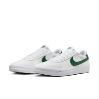 Baskets Nike Court Shot blanches et vert foncé