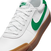 Baskets Nike Court Shot blanches, vertes et brunes