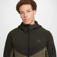 Survêtement de sport Nike Tech Fleece vert olive foncé vert olive noir