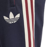 adidas Arsenal Culturewear Trainingsbroek 2024-2025 Donkerblauw Wit Donkerrood