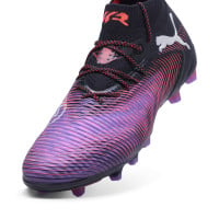 PUMA Future 8 Ultimate Gazon Artificiel Chaussures de Foot (AG) Noir Mauve Rouge